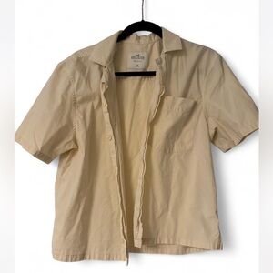 Hollister Boxy Crop Fit Shirt in Cream